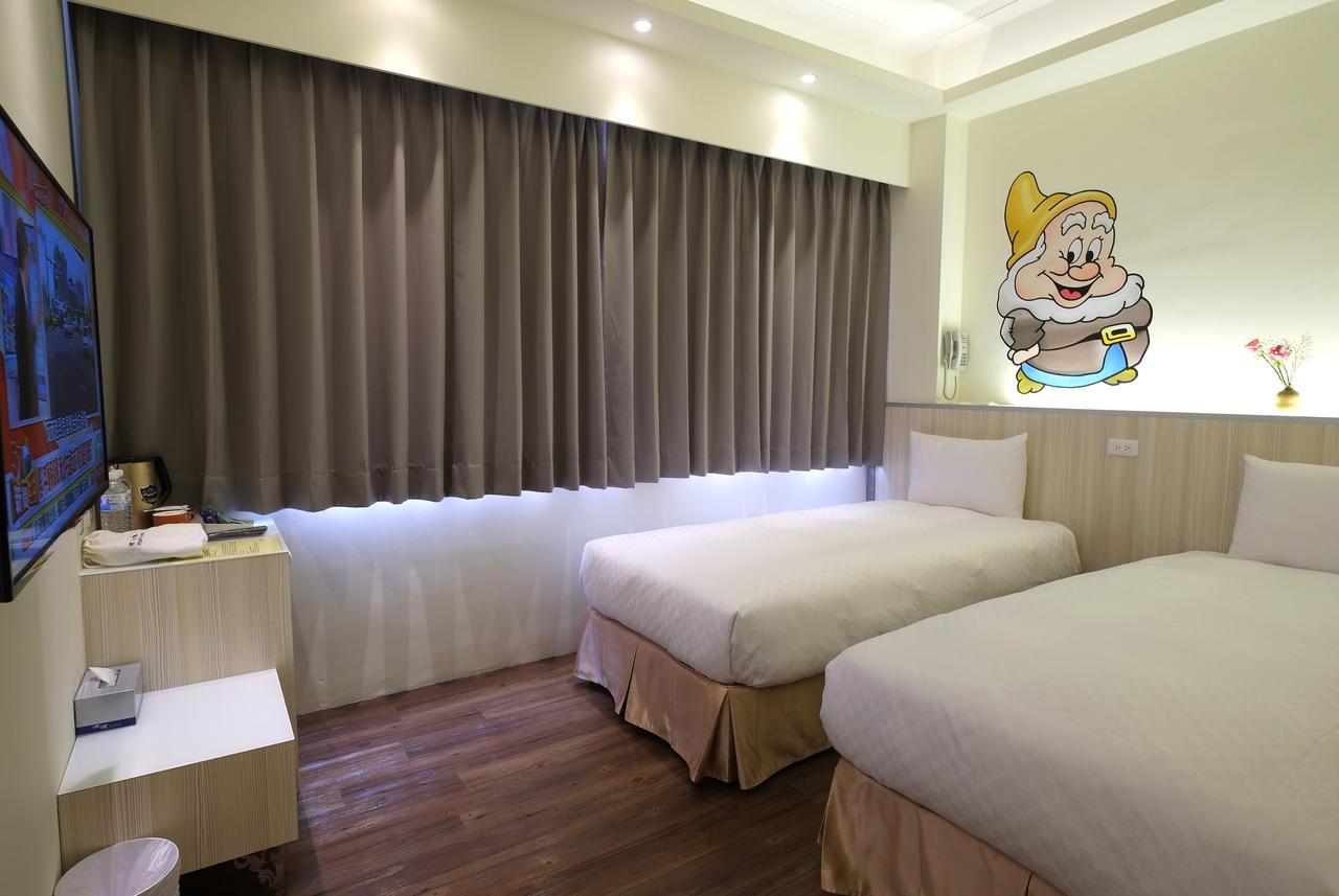 M Hotel Каосюн Екстериор снимка