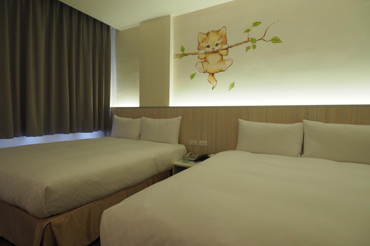 M Hotel Каосюн Екстериор снимка