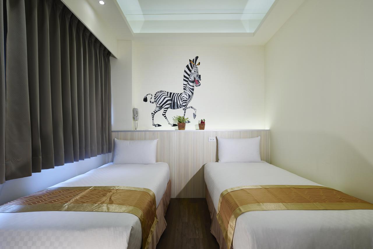 M Hotel Каосюн Екстериор снимка