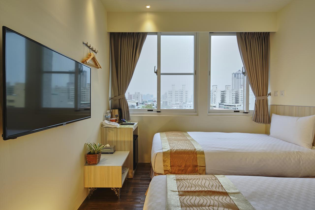 M Hotel Каосюн Екстериор снимка