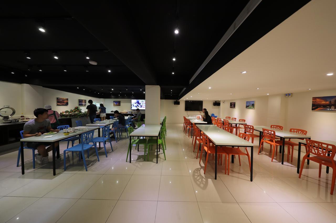 M Hotel Каосюн Екстериор снимка