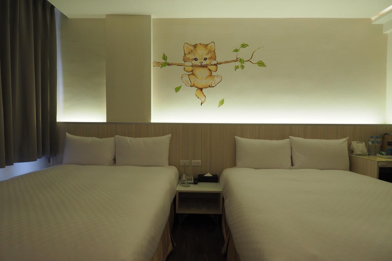 M Hotel Каосюн Екстериор снимка