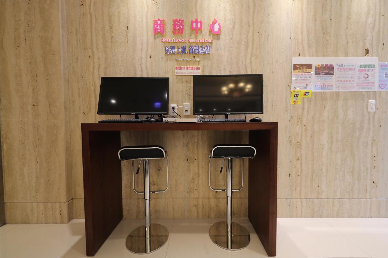 M Hotel Каосюн Екстериор снимка
